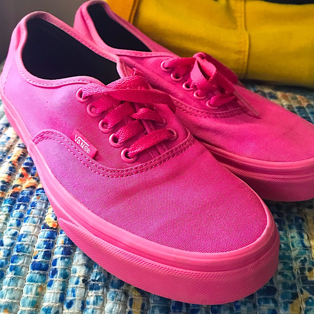 Vans hot pink size 8